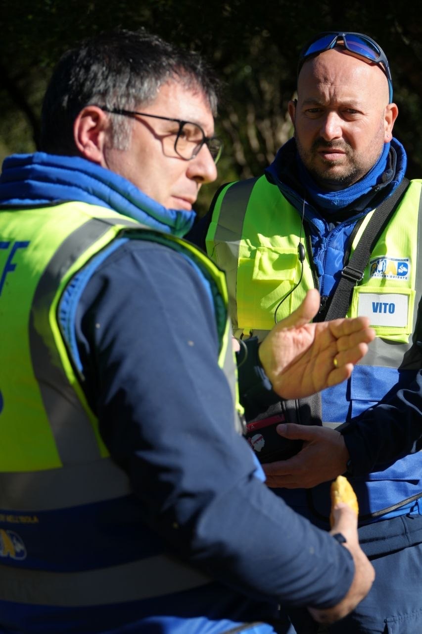 Staff dell'associazione durante il briefing